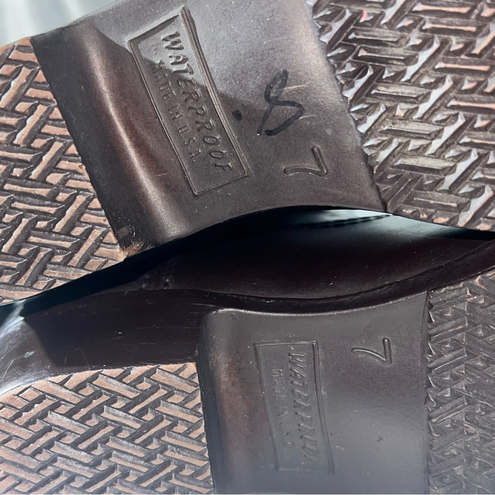 Weatherproof Women’s Heeled Boots - Picture 8 of 10